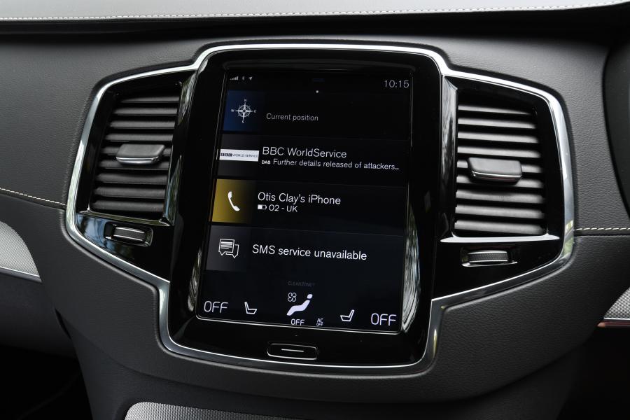 Детали интерьера Volvo XC90 D5 R-Design 2015 года  (UK) (фото 40 из 44)
